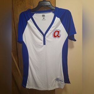 A Majestic Cooperstown Collection Atlanta Braves short sleeve t-shirt in a large